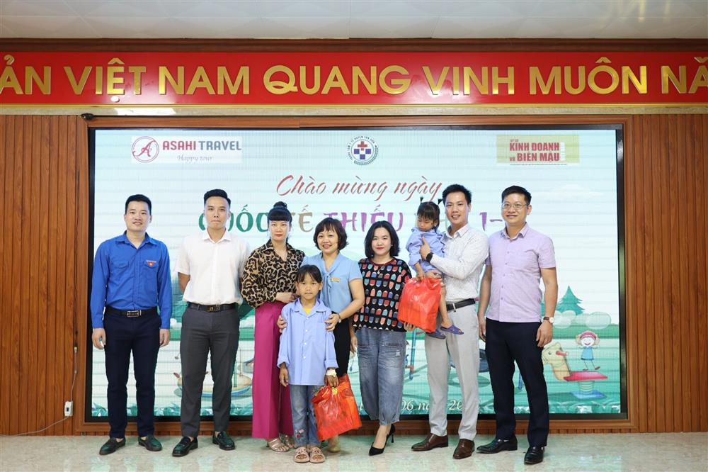 Phú Thọ: Mang yêu thương trọn vẹn tới các em nhỏ điều trị tại trung tâm Y tế huyện miền núi Tân Sơn